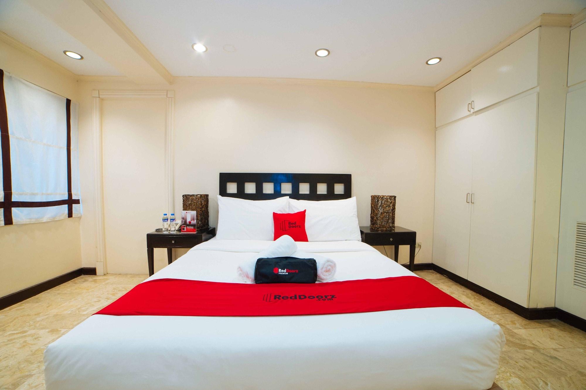 RedDoorz Premium near Greenbelt Makati Hotel Makati City Buitenkant foto