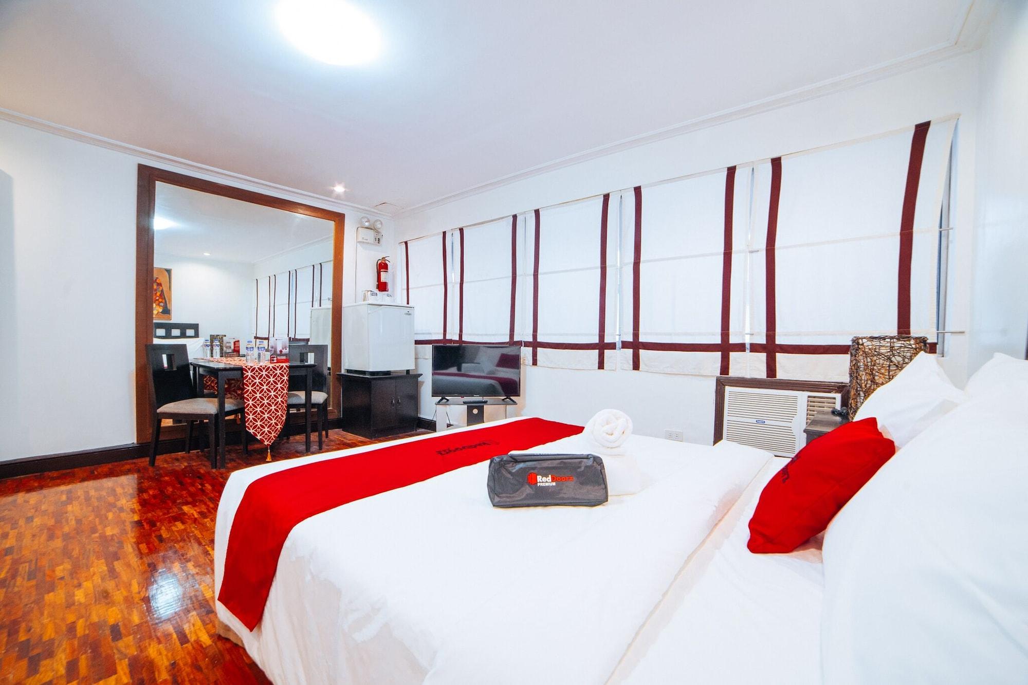 RedDoorz Premium near Greenbelt Makati Hotel Makati City Buitenkant foto