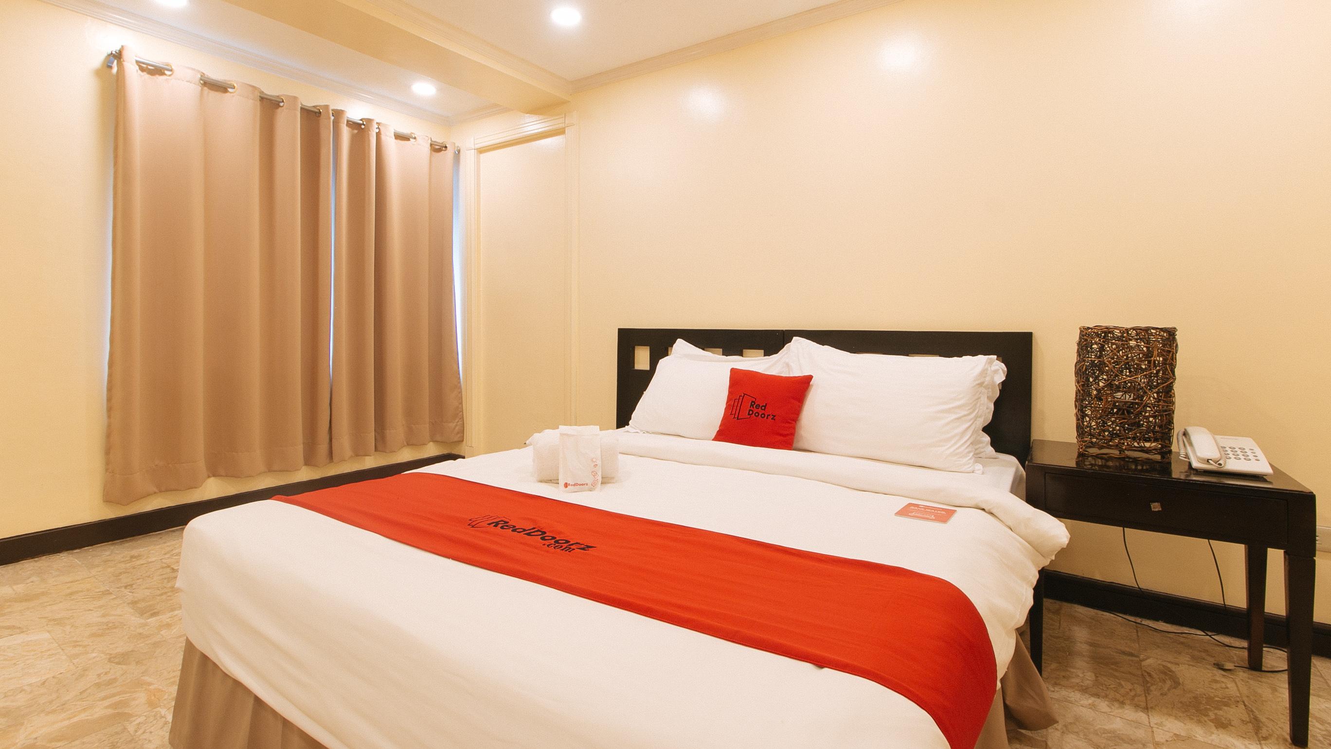 RedDoorz Premium near Greenbelt Makati Hotel Makati City Buitenkant foto