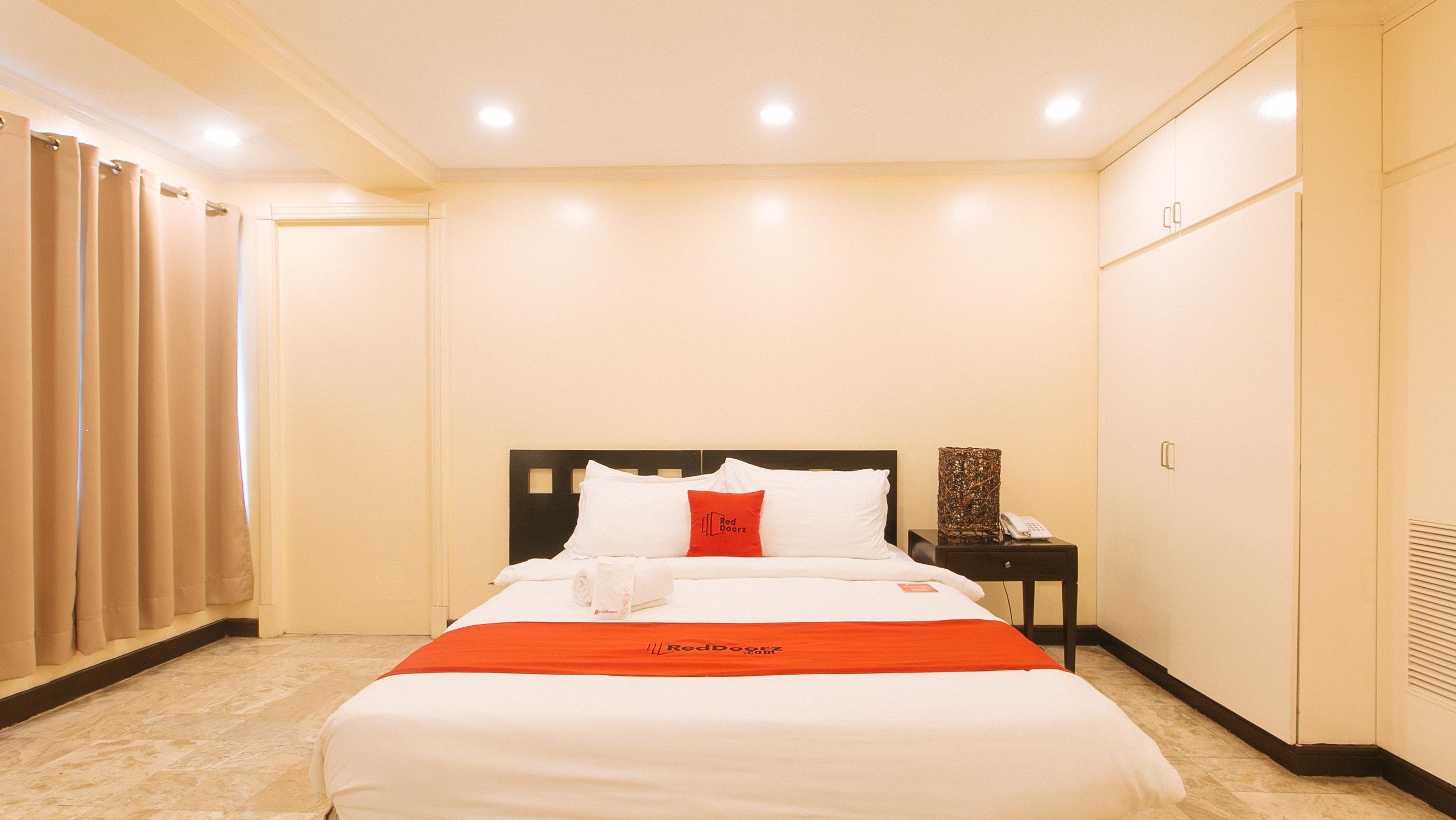 RedDoorz Premium near Greenbelt Makati Hotel Makati City Buitenkant foto