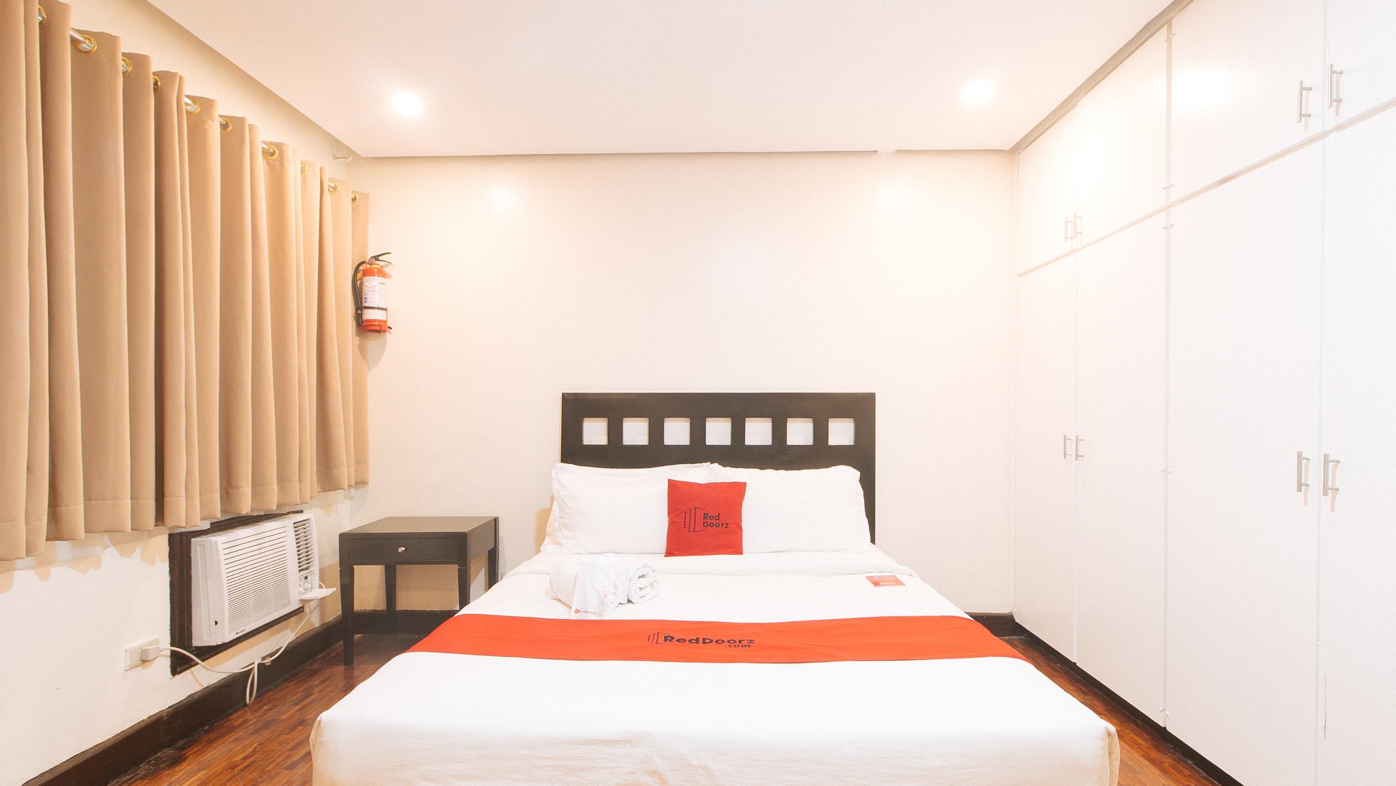 RedDoorz Premium near Greenbelt Makati Hotel Makati City Buitenkant foto